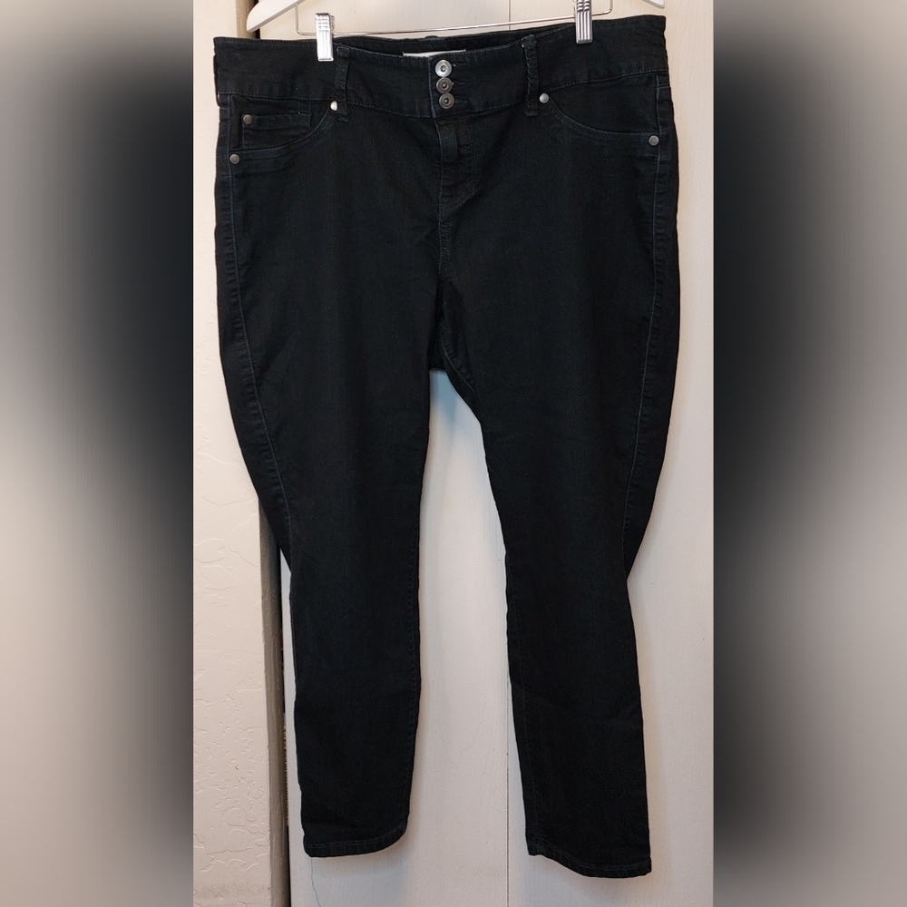 Torrid Dark Wash Button Front Jeggings size 22S Jeans Denim Stretch Soft Comfy